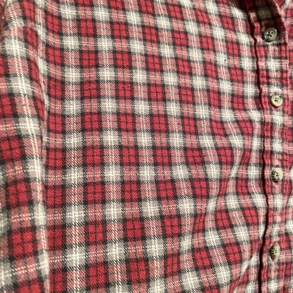 Roots 🍁 Red and Grey Flannel Womens Button Down Size Large Good Used Condition - Picture 2 of 4